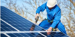 Installation Maintenance Panneaux Solaires Photovoltaïques à Mantet